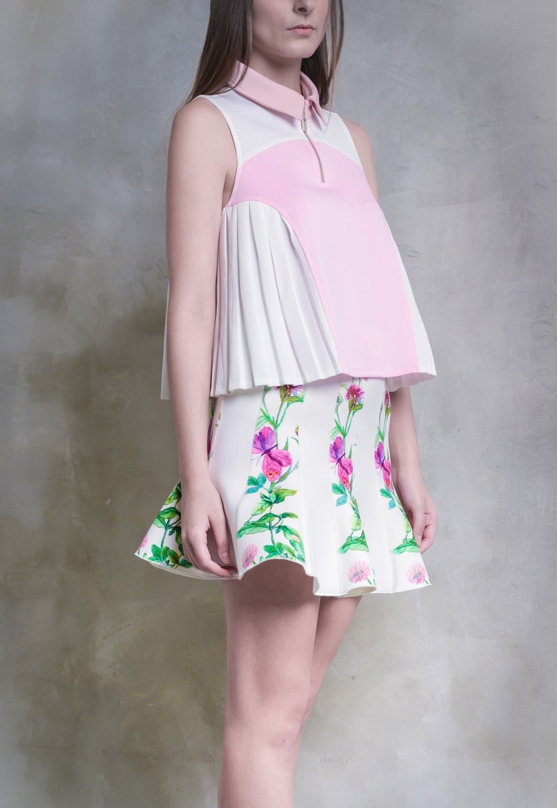 Glancez 拼色打褶粉色上衣 白色 设计师服饰 获奖设计 甜美 轻便 简约 - 女装上衣 - 其他材质 粉红色