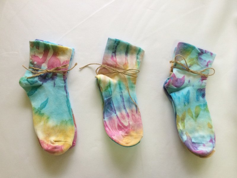 手工渲染袜-台湾彰化社头制造纯棉好袜 - 袜子 - 棉．麻 多色