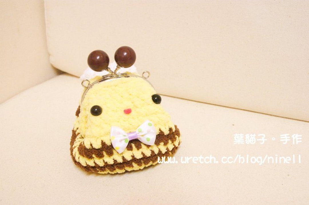 【叶猫子。手作】钩针娃娃成品-小蜜蜂口金包 - 玩偶/公仔 - 其他材质 黄色