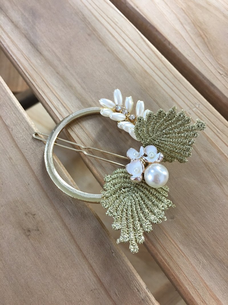 几何圆蕾丝花叶发饰/发夹 --- 预购中 - 发饰 - 其他金属 多色