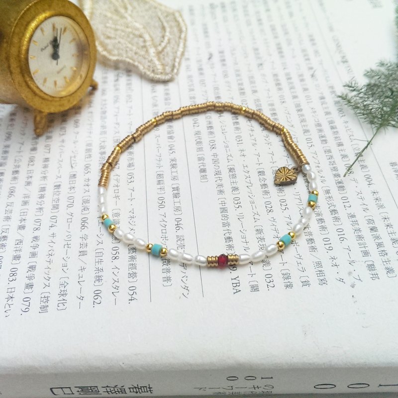 半宝石系列_〈 bébé 〉红石榴石 珍珠 松石 黄铜 细致链 - 手链/手环 - 其他材质 白色
