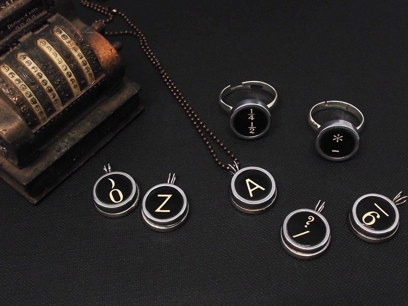 1930 年代美国古董打字机Remington 字母项链 - 项链 - 其他材质 黑色