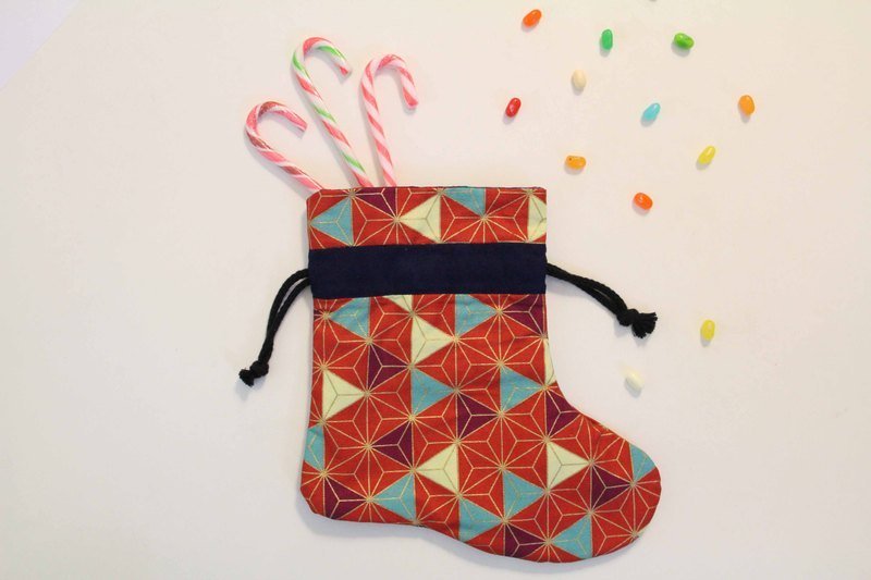 可以袋出门｜几何三角｜圣诞袜｜束口袋｜圣诞礼物｜交换礼物 - 化妆包/杂物包 - 棉．麻 
