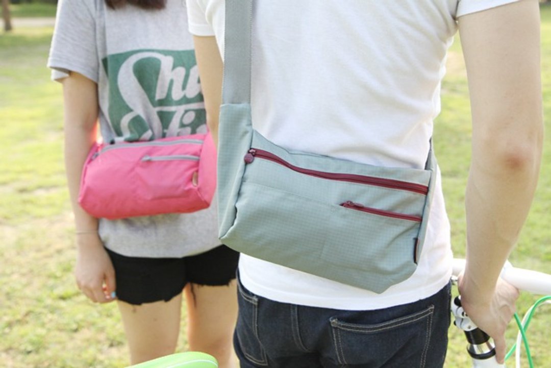 韩国 Antenna shop Riding Bag 多功能侧背包 单车 情人节 情侣 - 侧背包/斜挎包 - 防水材质 