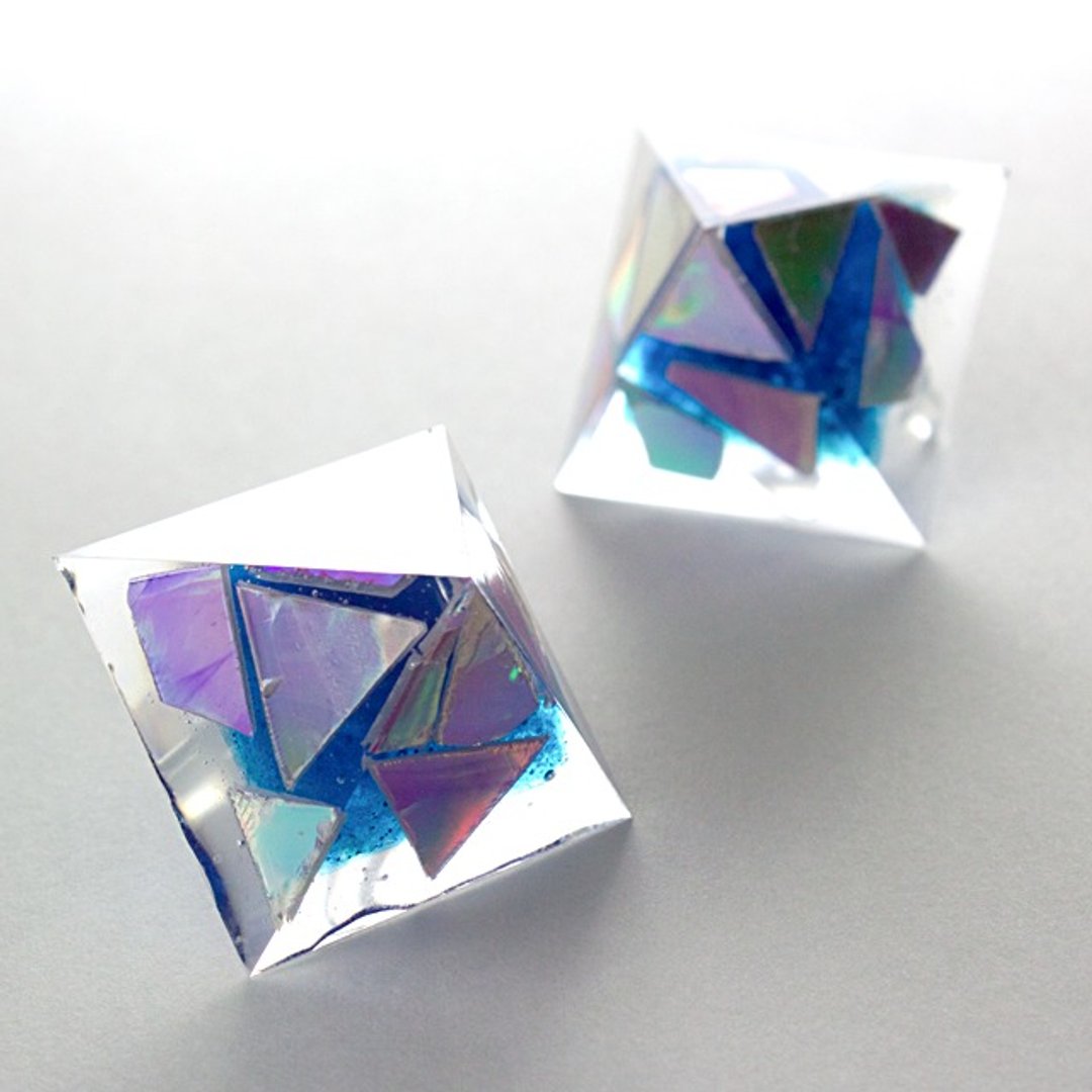 Pyramid earrings (DVD debris and blue ink) - 耳环/耳夹 - 其他材质 蓝色