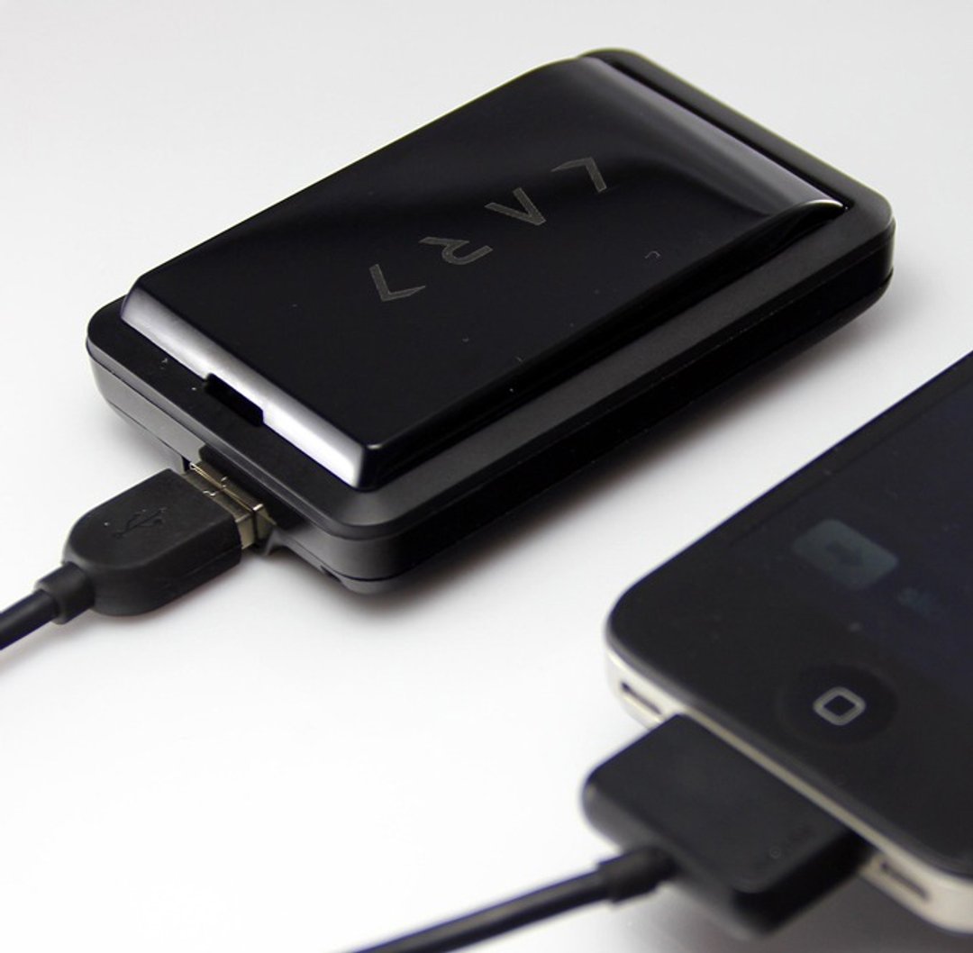 【CARD】 CP2 USB 1A 移动电源充电器 2500mAh - 充电宝/传输线 - 塑料 白色