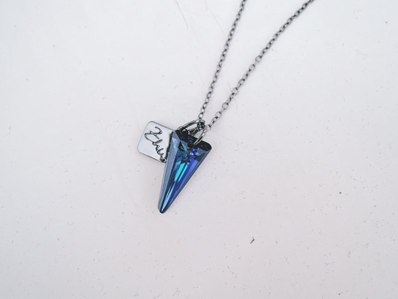 Zhu.蓝光三角短链 - 项链 - 宝石 