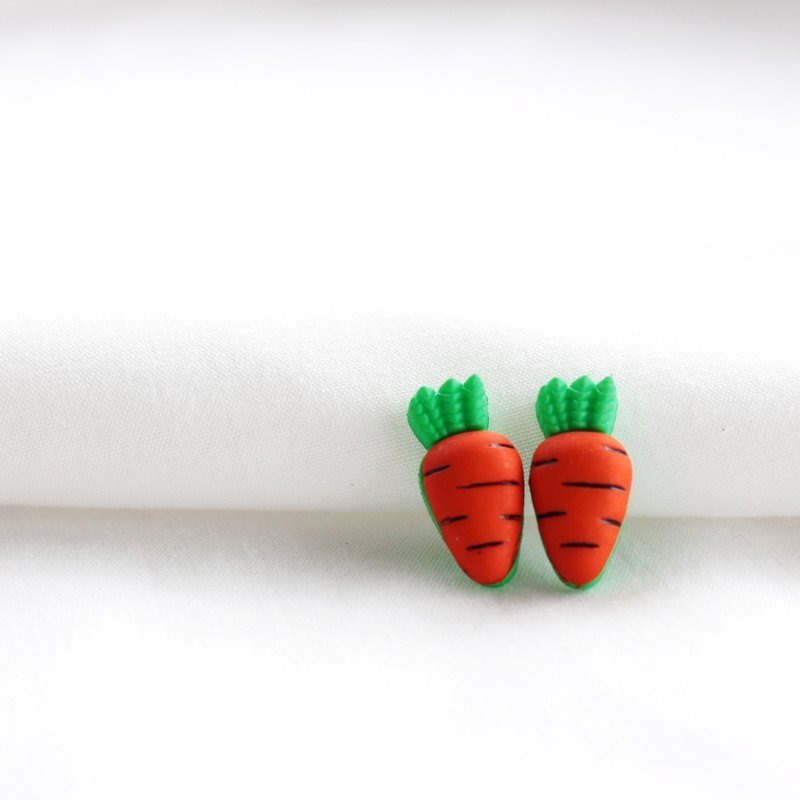 【BE.RUBY】童趣耳环-胖胡萝卜 - 耳环/耳夹 - 塑料 红色