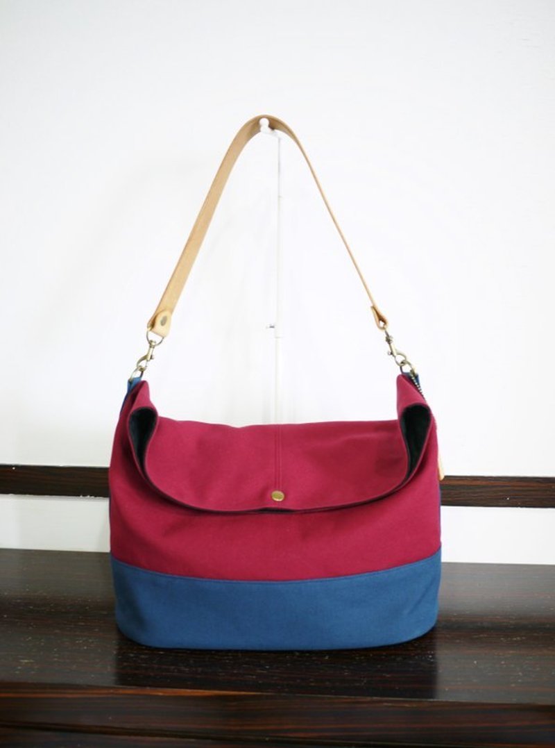 酒红微笑肩背包 - 侧背包/斜挎包 - 其他材质 