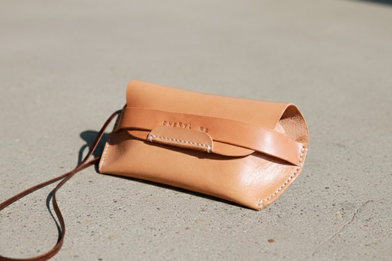 【Bloom】极简擦蜡皮眼镜保护套, 几何防护结构, 手工缝制的温度 - 眼镜/眼镜框 - 真皮 