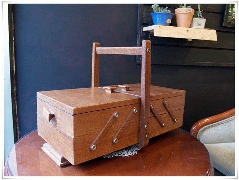 Vintage。欧洲古董/复古/老货。实木活动抽屉针线盒。居家开店布置/珠宝(免运) - 植栽/盆栽 - 其他材质 