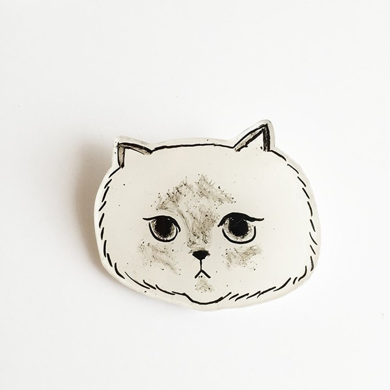 Fluffy cat brooch - 胸针 - 塑料 白色
