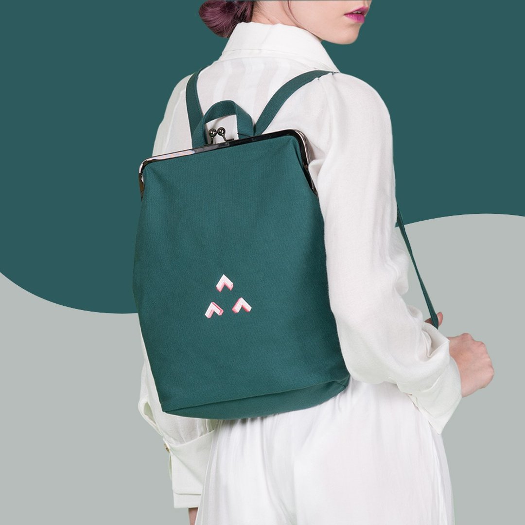 【旅行|畢業禮物】YIZISTORE 後背包 口金双肩包帆布双肩包 - 后背包/双肩包 - 其他材质 多色