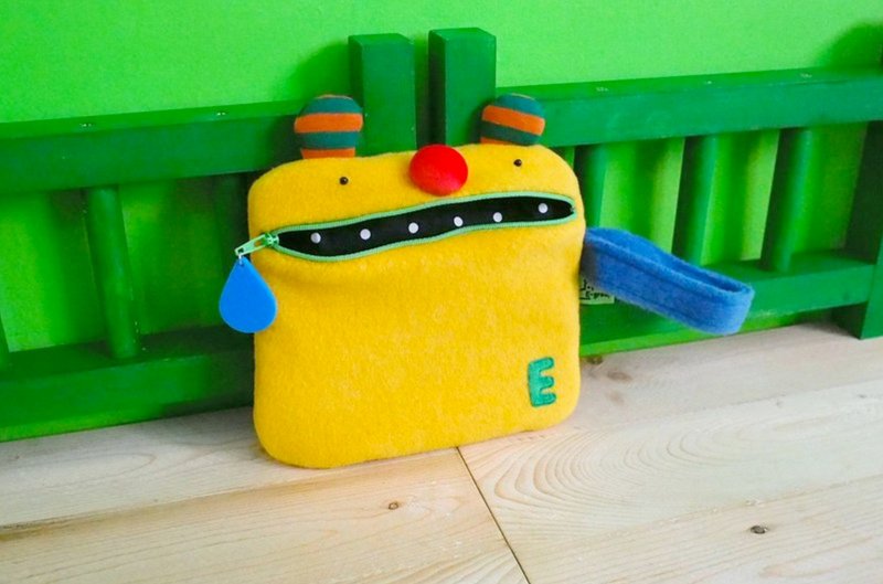 E*group 口水手提包 综合色  交换礼物  耶诞节 - 化妆包/杂物包 - 其他材质 多色