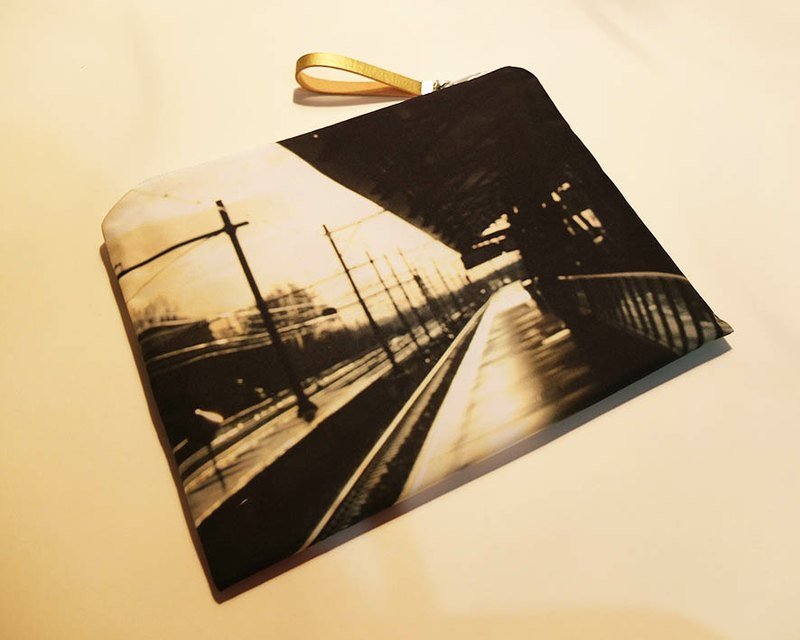 【好好去旅行】扁扁大包◆◇◆天堂港湾◆◇◆ - 手提包/手提袋 - 其他材质 咖啡色