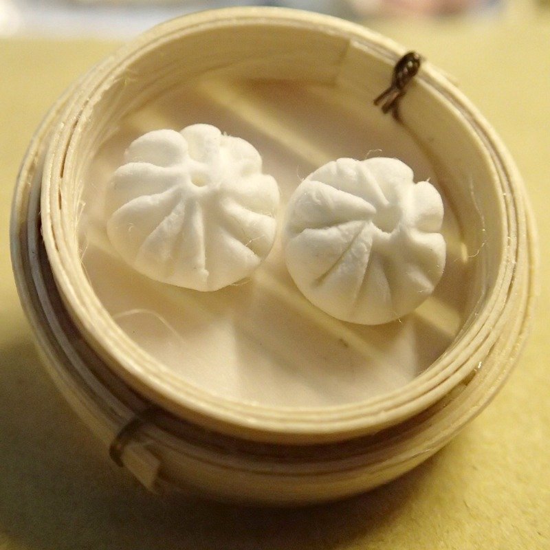 手工叉烧包耳环连蒸笼（针） - 耳环/耳夹 - 粘土 白色