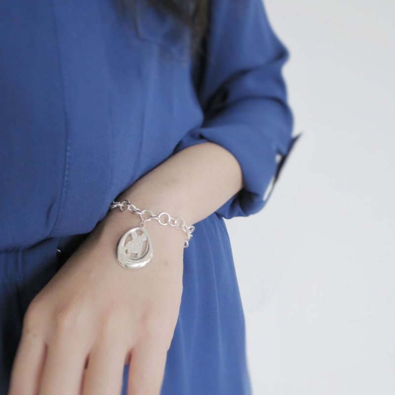 法斗 - They are Family (纯银粗手链 女款 可爱动物 刻字) - 手链/手环 - 纯银 银色