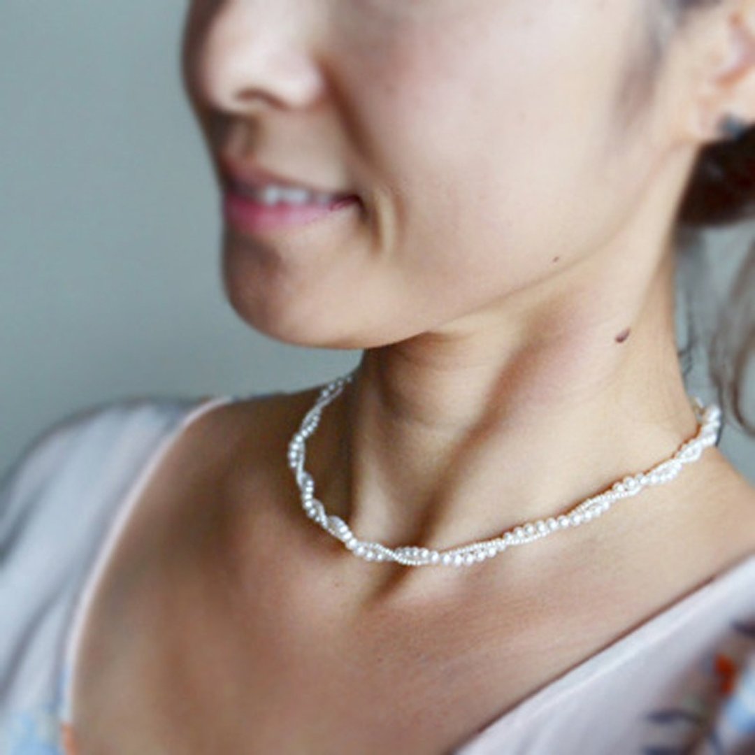 Necklace ・ Necklace with beautiful twist of freshwater pearls and 14KGF large and small pearls ・ Grace N01 - 项链 - 其他金属 白色
