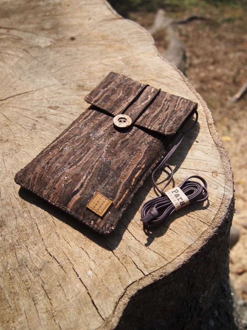 Paralife 量身订制 木纹软木 手作 斜背包 + 手机套 可另加刺绣个性化名字 - 其他 - 植物．花 咖啡色