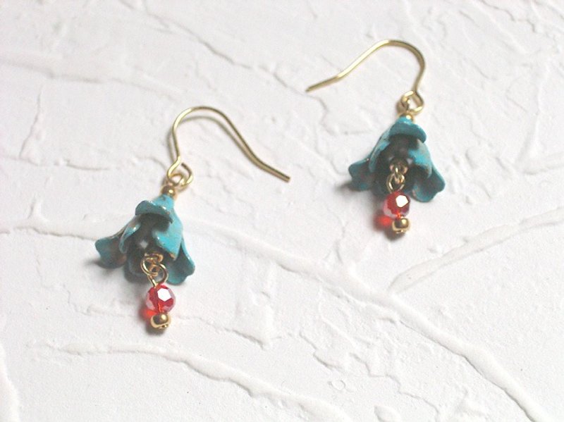 土耳其蓝刷金斑驳花朵耳环 - 耳环/耳夹 - 其他材质 蓝色