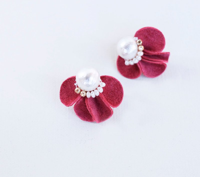 Flower Clip-On fiore strawberry - 耳环/耳夹 - 真皮 粉红色