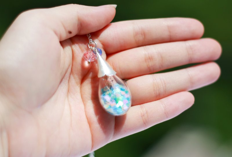 咪咪狗狗挤纸箱-幻彩吊钟花气泡吊坠 - 项链 - 玻璃 多色