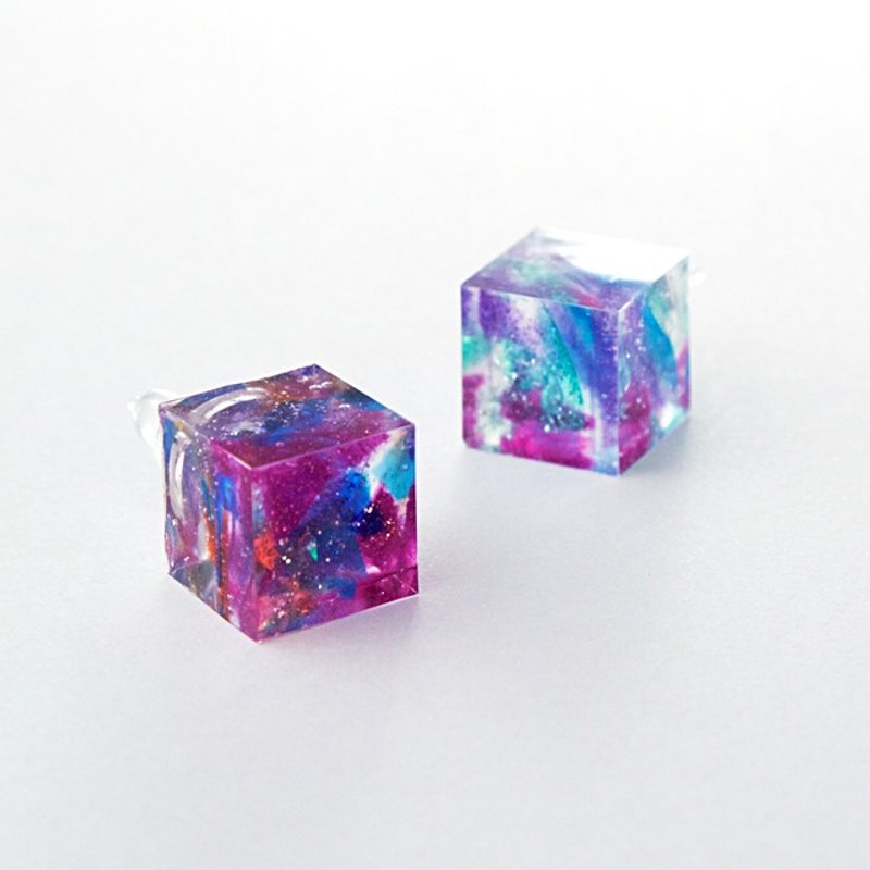 Cube Pierce (watercolor B) - 耳环/耳夹 - 其他材质 多色