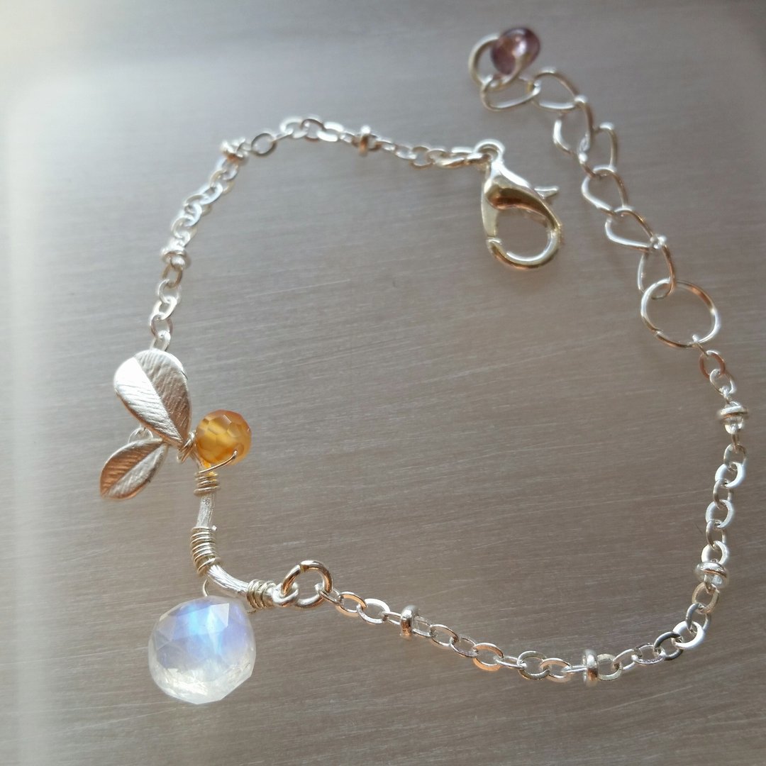 moonstone and agate silver-plated bracelet玛瑙石  月光石/ 月亮石 镀银手链 - 手链/手环 - 宝石 蓝色