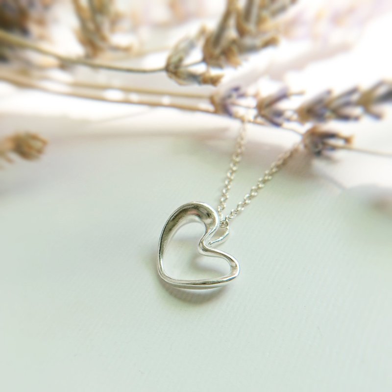 关于爱 -悸动的心- 爱心项链 锁骨链 手作饰品 - 锁骨链 - 其他金属 银色