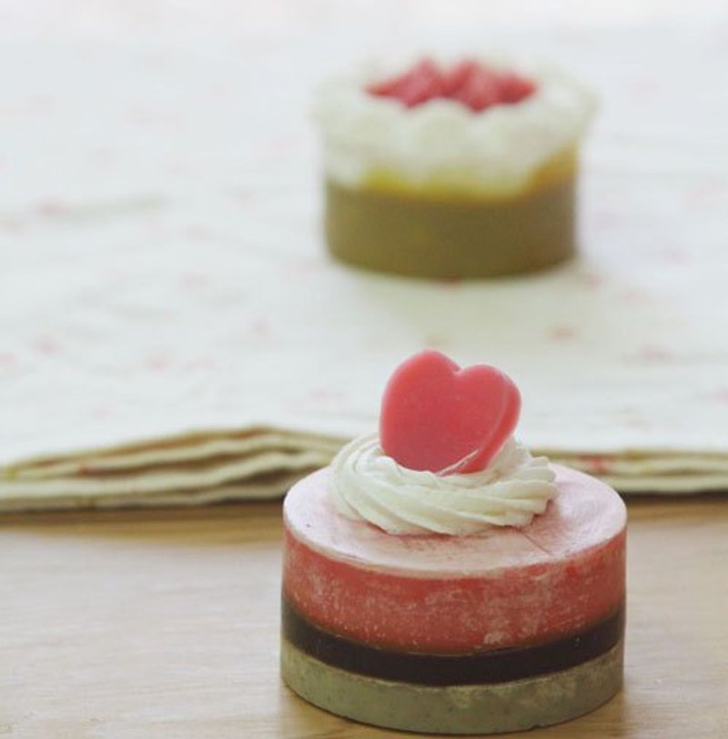幸福三色2寸蛋糕 手工皂 - 沐浴用品 - 植物．花 粉红色