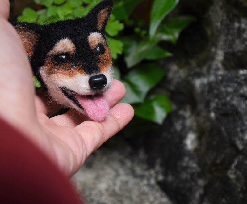 【羊乐多 X 羊毛毡】复刻宠物 黑 柴犬 胸针 - 胸针 - 羊毛 黑色