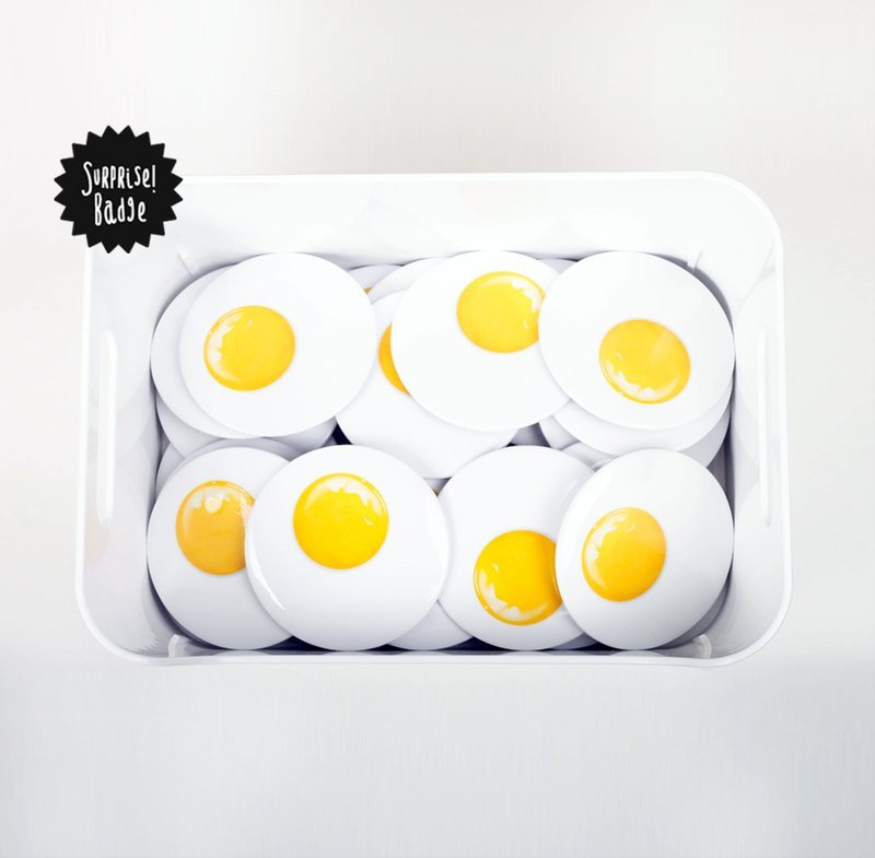 Surprise Badge / Egg 荷包蛋 别针 胸章（特大） - 胸针 - 其他金属 黄色