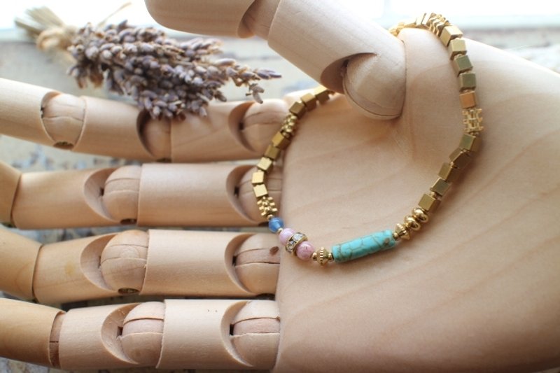 温柔~天然石/黄铜/水钻 手工手链(选购前请确认是否仍有现货) - 手链/手环 - 其他材质 