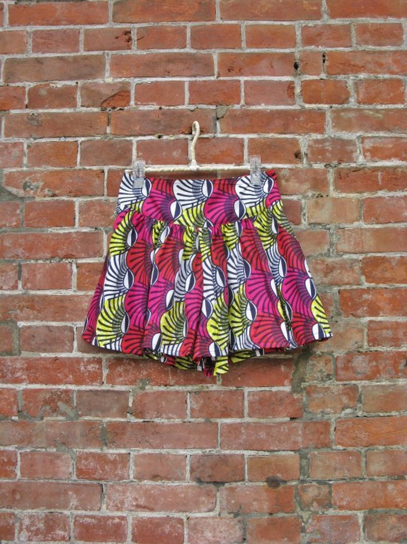 洋嘎YOUNGA非洲花布短裤裙：三色睫毛怪 - 女装长裤 - 棉．麻 