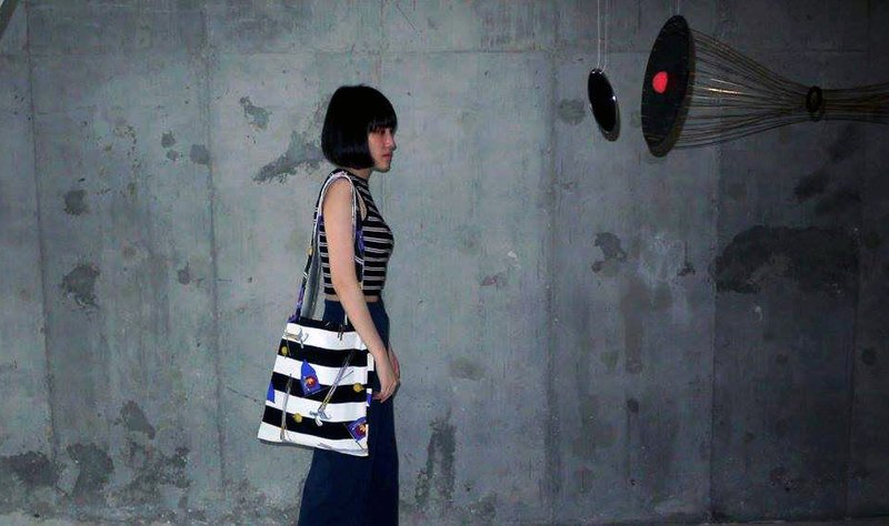 肩背包 / 黑白 直条纹 / 高尔夫印花 / 现货 / 手工文创 / 帆布包 - 侧背包/斜挎包 - 其他材质 