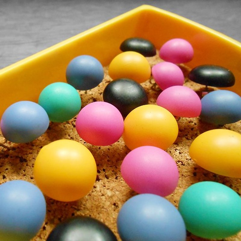 曼陀珠耳环 - 耳环/耳夹 - 塑料 多色