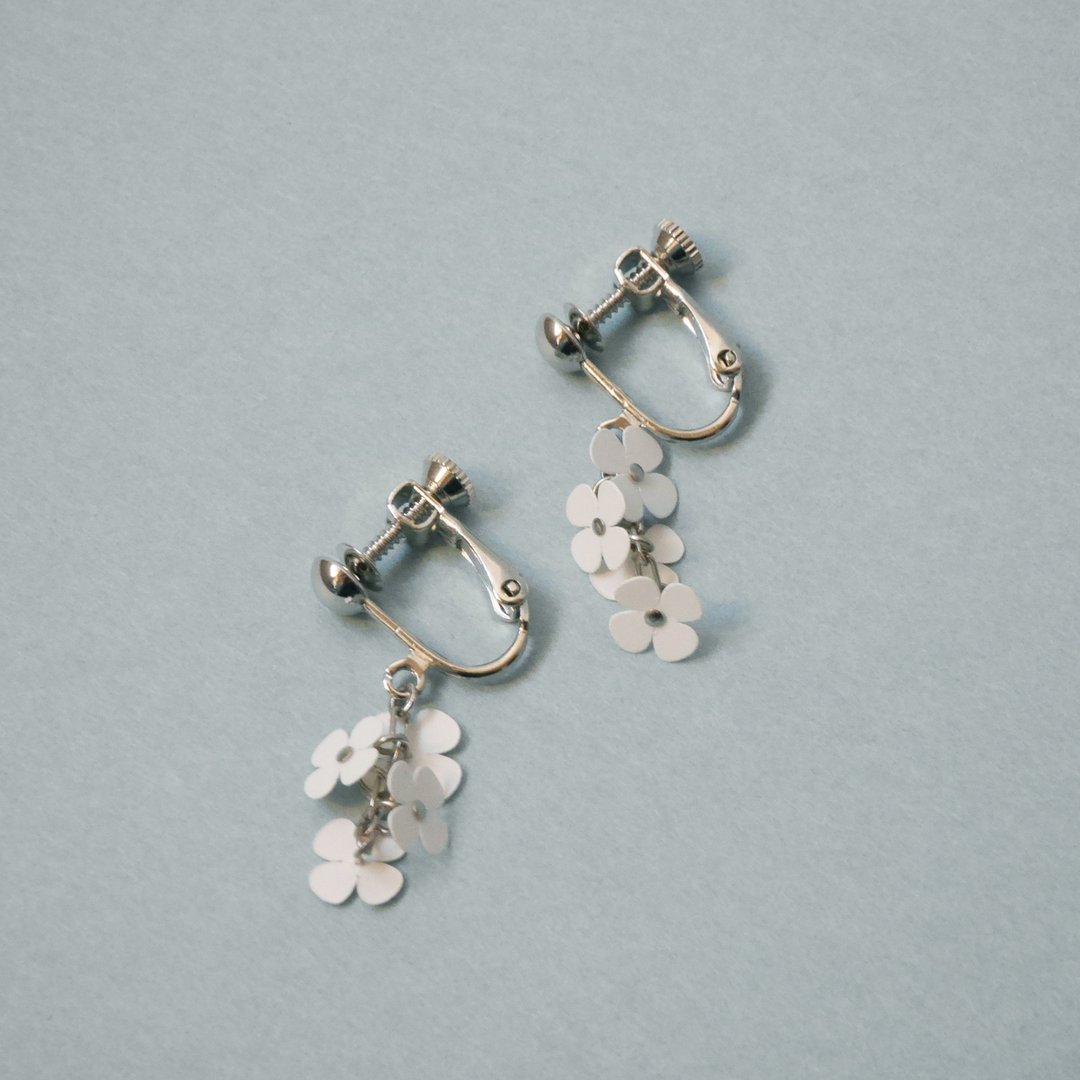 Earrings: Paper Flower Earrings No.3 - 耳环/耳夹 - 纸 白色