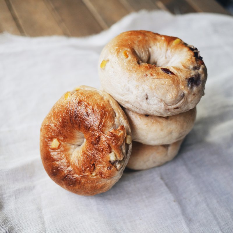 酒酿桔皮核桃贝果 - 面包/吐司 - 新鲜食材 橘色