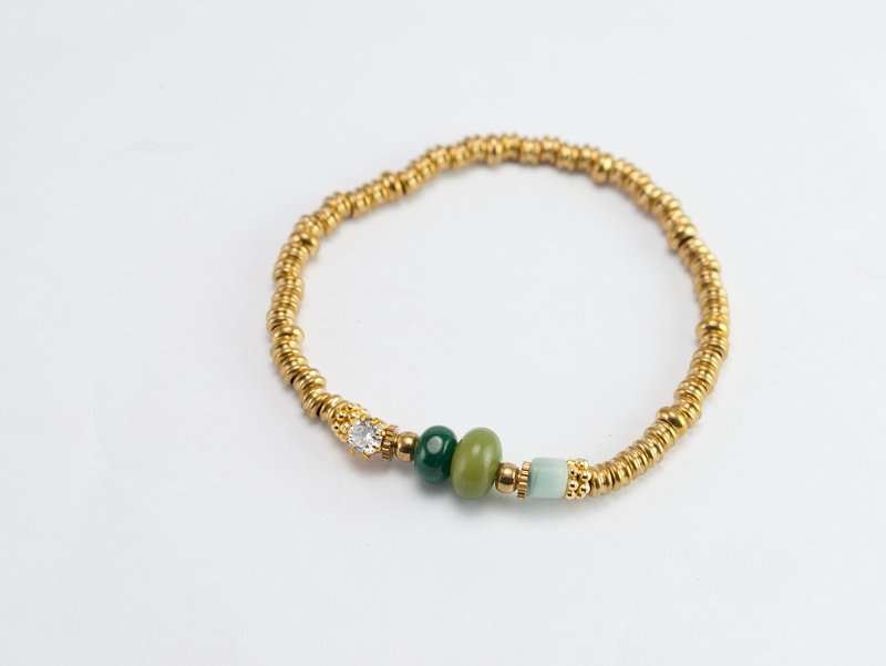 // La Don // 【中世纪-黄铜/天然石-绿的女神】 - 手链/手环 - 其他金属 金色