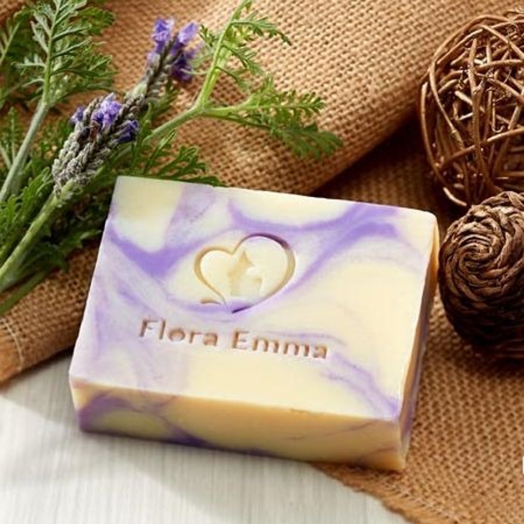 Emma 手工皂专家-马赛薰衣草滋润皂 - 肥皂/手工皂 - 植物．花 蓝色