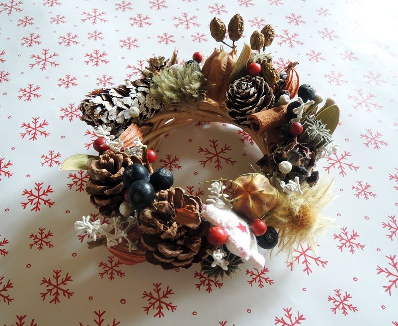 ‘圣诞老公公地限定礼物’微甜·圈 手作-耶诞限定 咬一口甜甜圈 手缝星星 花圈 干燥花圈 桌上烛台花圈 可挂墙上花圈 - 蜡烛/烛台 - 植物．花 咖啡色