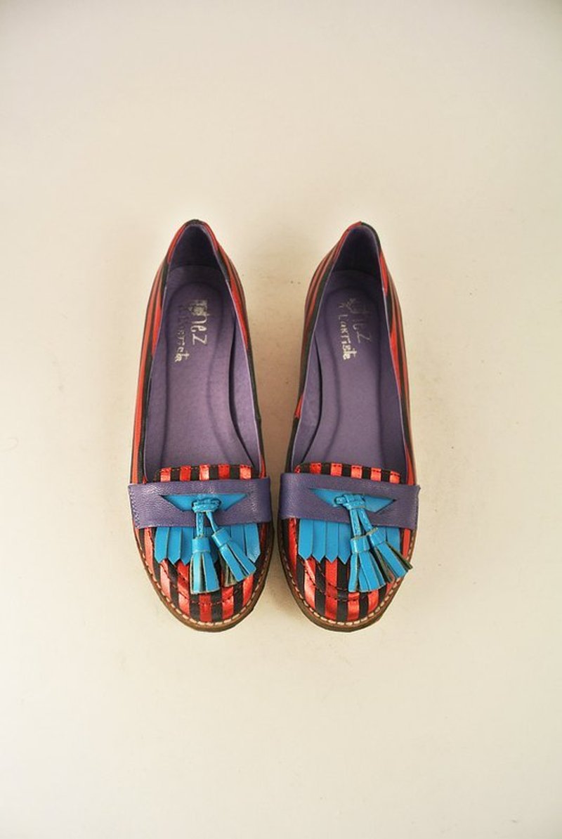 今天不在家，欢迎来玩。流苏平底。(红黑条纹) 无法无天。 - 女款休闲鞋 - 真皮 