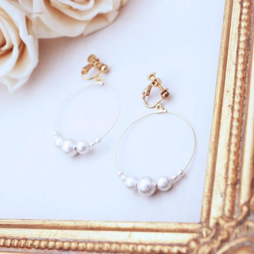Piercing and earrings elenore - 耳环/耳夹 - 其他金属 白色
