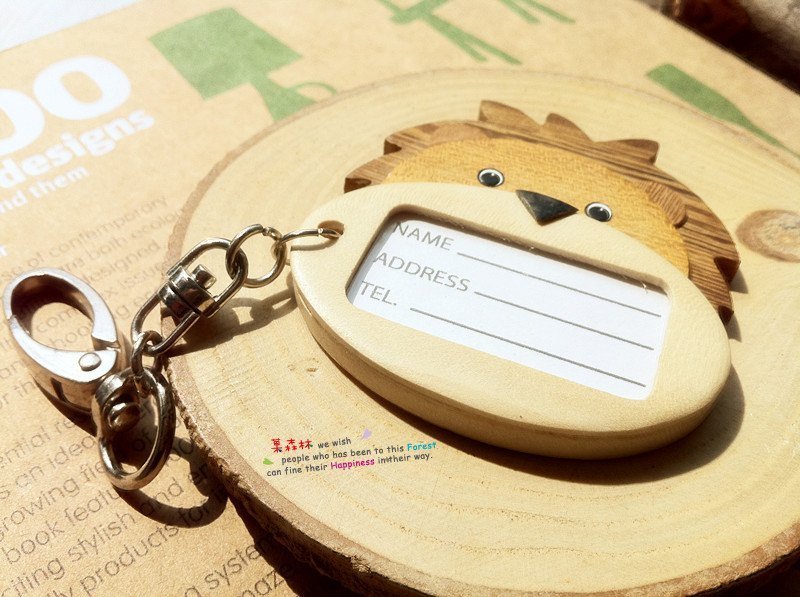 原木行李吊牌-狮子 - 吊饰 - 木头 金色