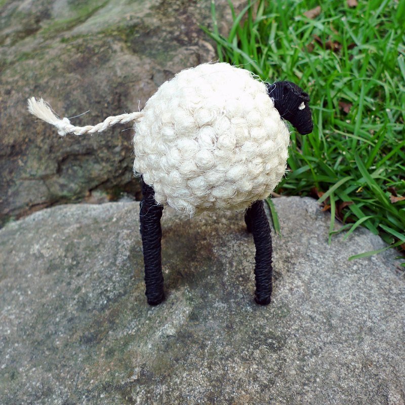 黄麻手编动物＿长腿肥羊 - 玩具/玩偶 - 植物．花 黑色