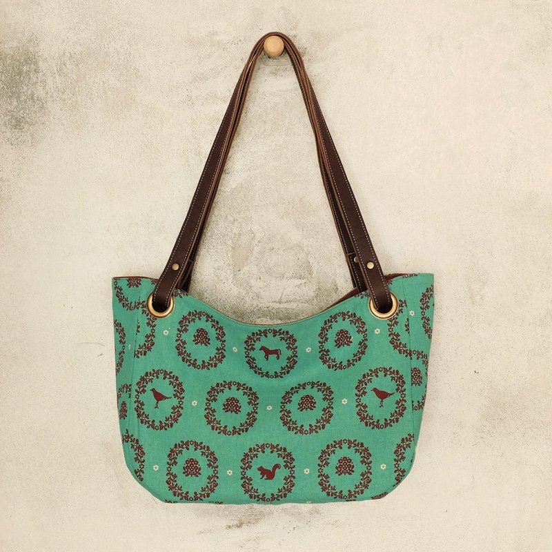 动物贵族　垂坠弧形侧背包M号　牛皮提把　日本名师布　湖蓝绿色　马　松鼠　鸟 - 侧背包/斜挎包 - 其他材质 绿色