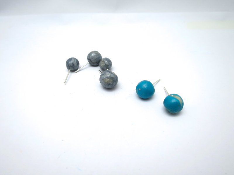 [LineWorkLab]星碎小彗星耳钉耳环－碳灰色－10mm - 耳环/耳夹 - 塑料 灰色