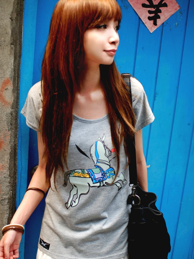 【S.H.I.T.】Iki Design系列_马项炼灰色女生长版短T - 女装 T 恤 - 棉．麻 灰色