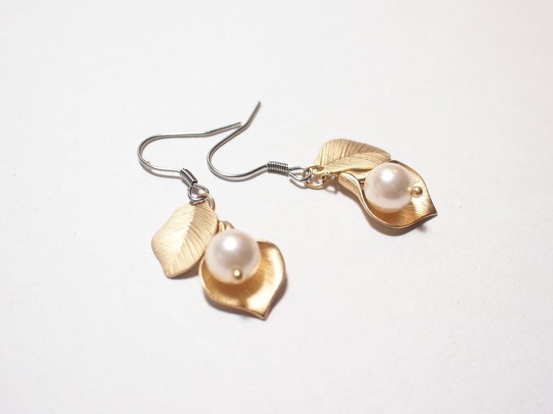 ［Circle dot］珍珠海芋 - 耳环/耳夹 - 其他材质 金色