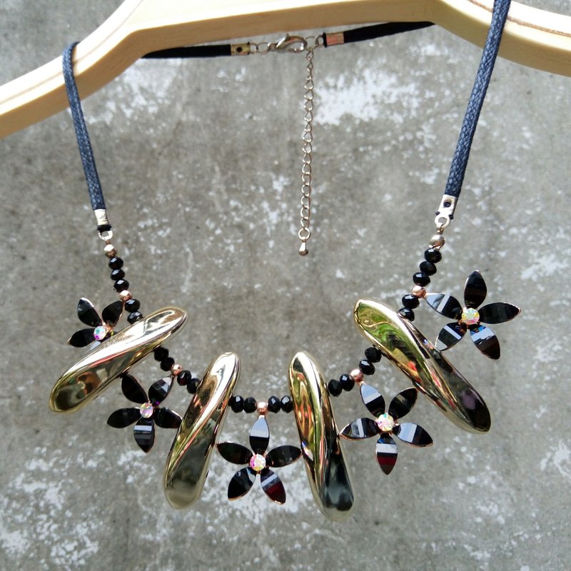 【换季特卖】【城乡之间】小花与狼牙\项链 - 颈链 - 其他金属 黑色